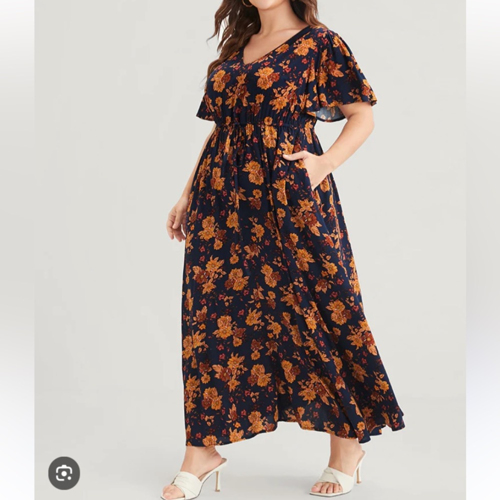 Bloomchic 14-16 floral navy blue, flutter sleeves dress.